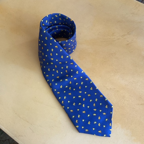 NWT Brooks Brothers Blue Yellow Frog Print Tie 100% Silk Made in USA - Picture 6 of 6